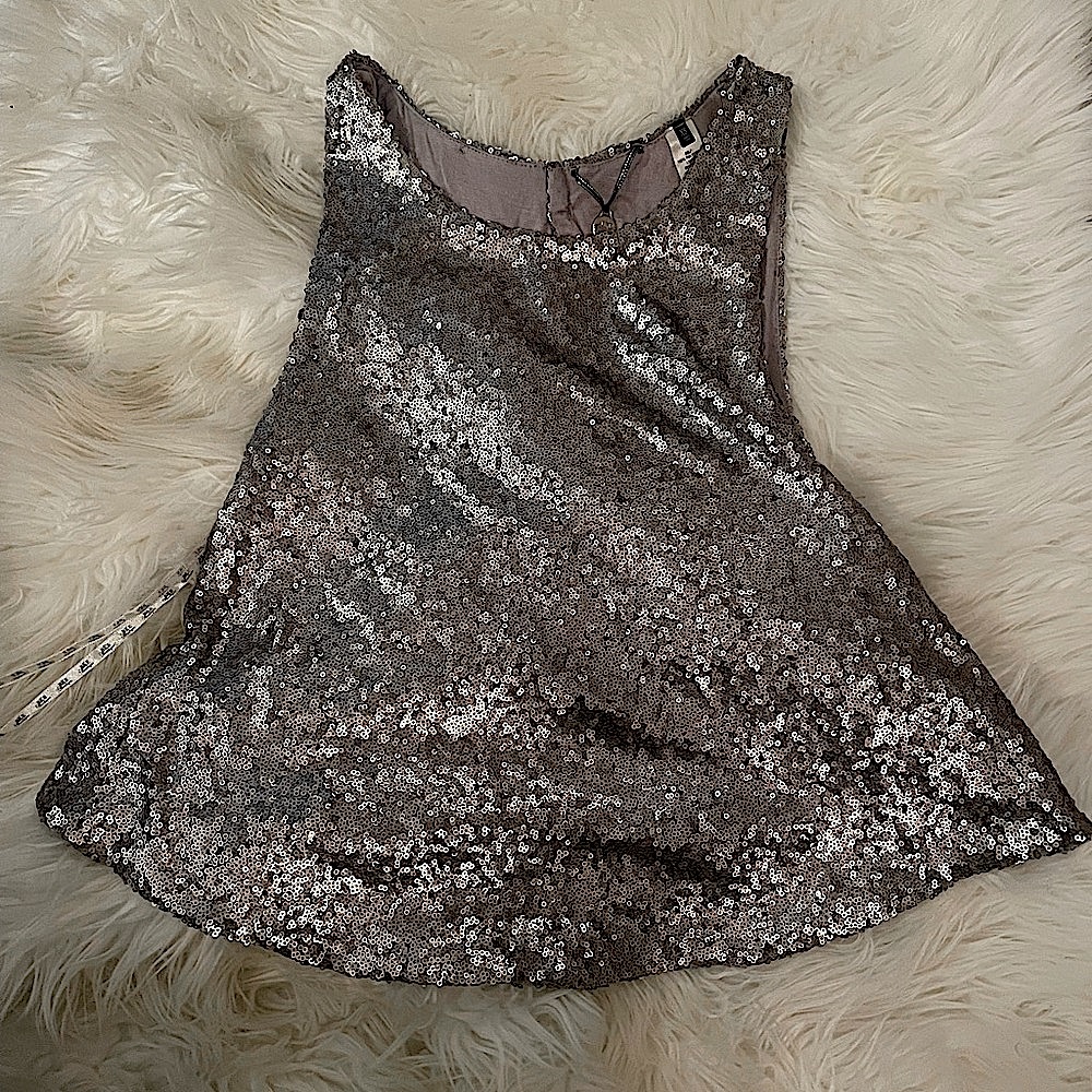 BKE boutique sequin bling nwot cute top open back